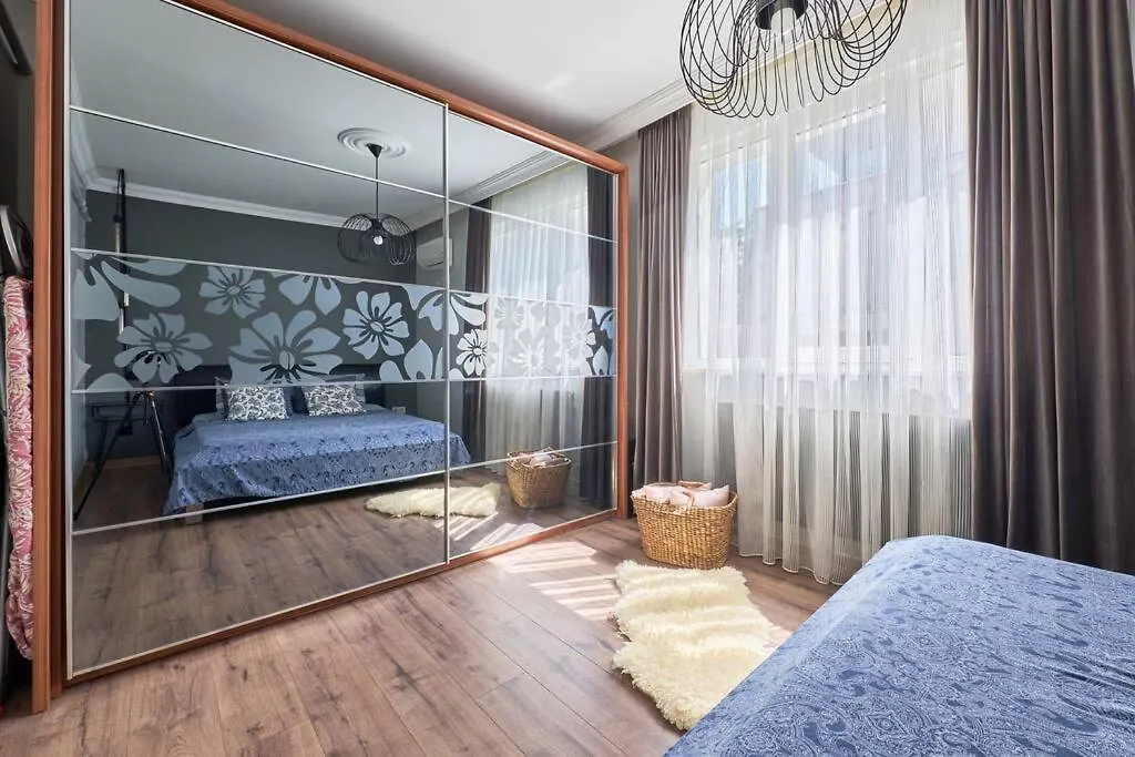 Apartment A Green Flat In The Center With Terrace Istanbul Turkey